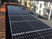 Photovoltaikanlage auf einem Mehrfamilienhaus in Frankfurt
